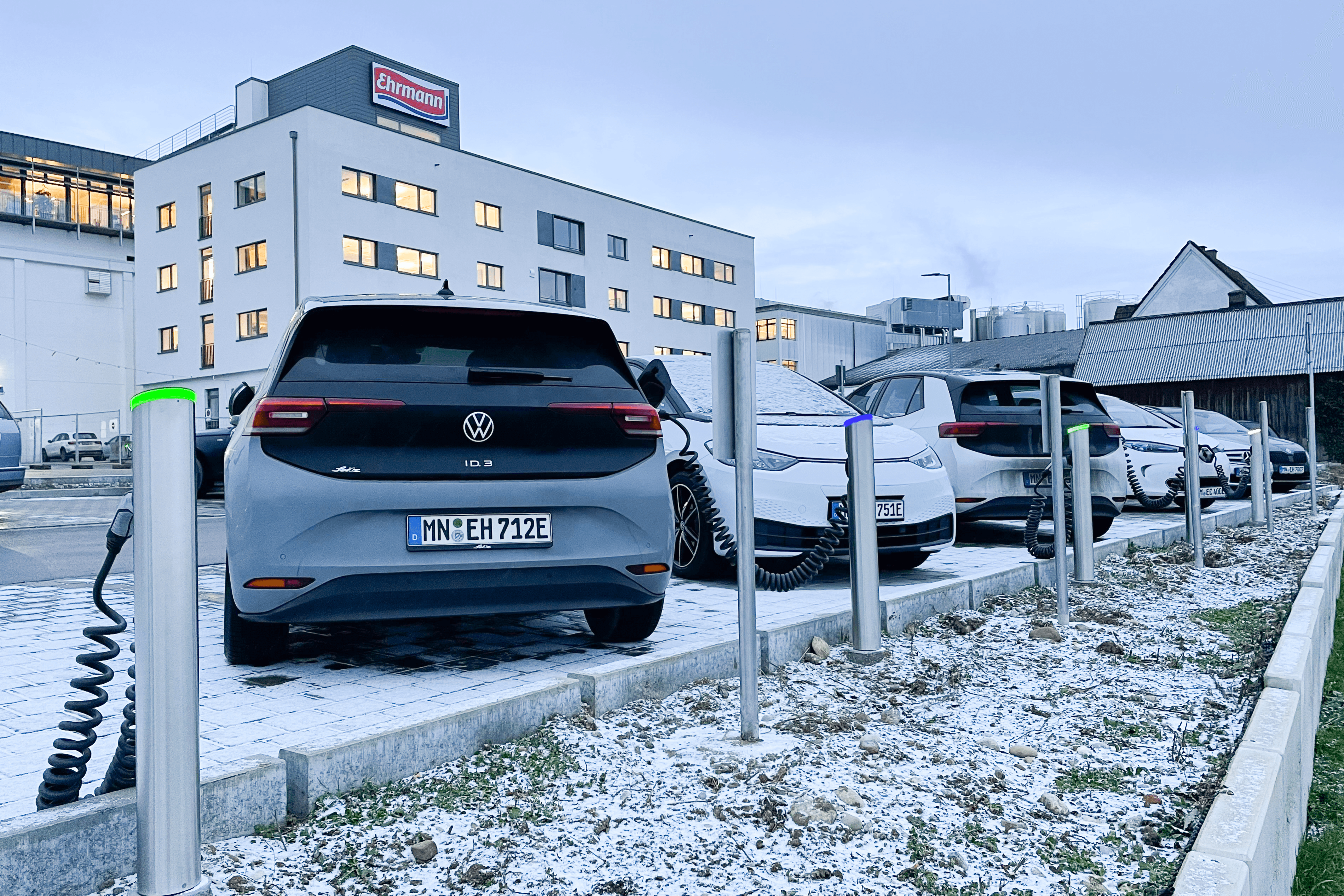 Ladestationen für Elektrofahrzeuge bei der Ehrmann GmbH Oberschönegg im Allgäu